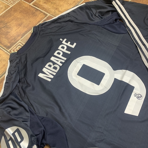 Adidas Real Madrid 2025/26 Long Sleeve Jersey Size M - Picture 3 of 6